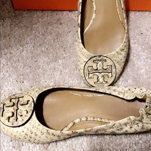 Tory Burch snake skin flats good condition